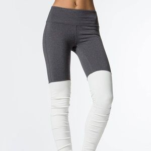 Alo Goddess Ribbed Legging